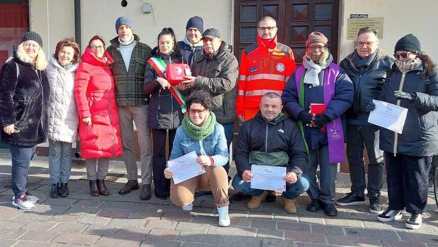 Un dono anonimo per Mezzogoro: arriva il quarto defibrillatore