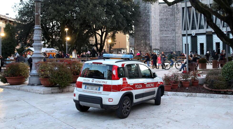 Vigili urbani di Montecatini, rinnovati otto contratti a termine ma l’incarico al comandante scade a fine anno