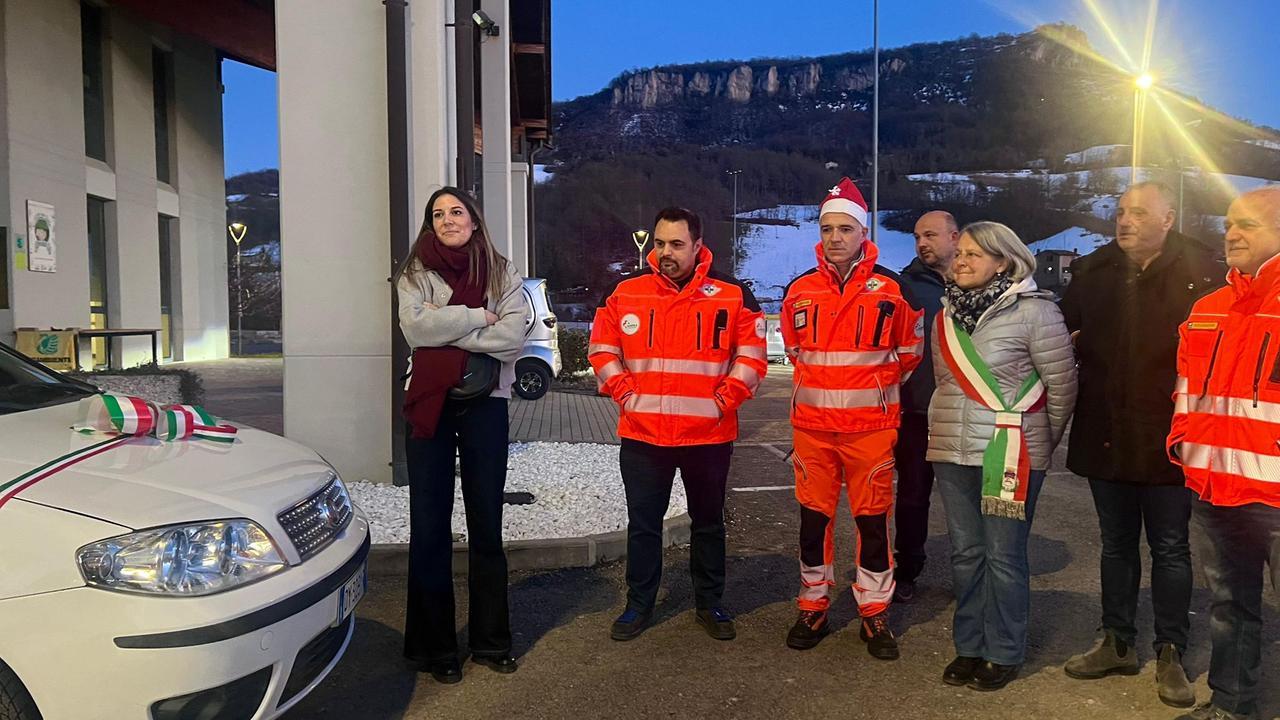 La Croce Verde di Castelnovo Monti regala una Fiat Punto alla Fondazione Don Artemio Zanni