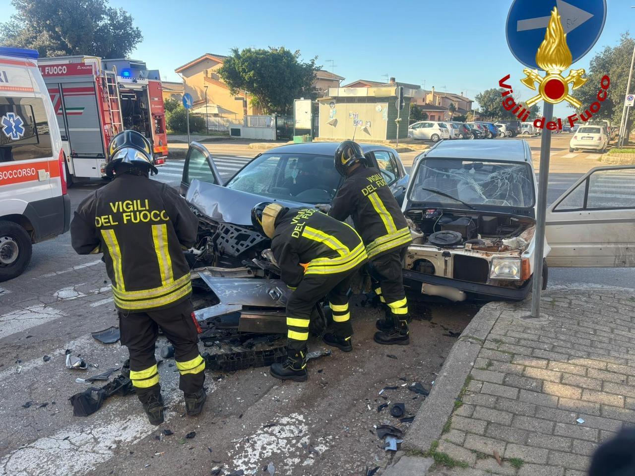 Sassari, schianto tra due vetture: ferita una 32enne
