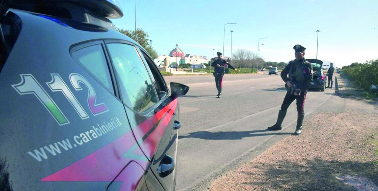 Olbia, fucilate contro la casa: madre e figlia sfiorate dai colpi
