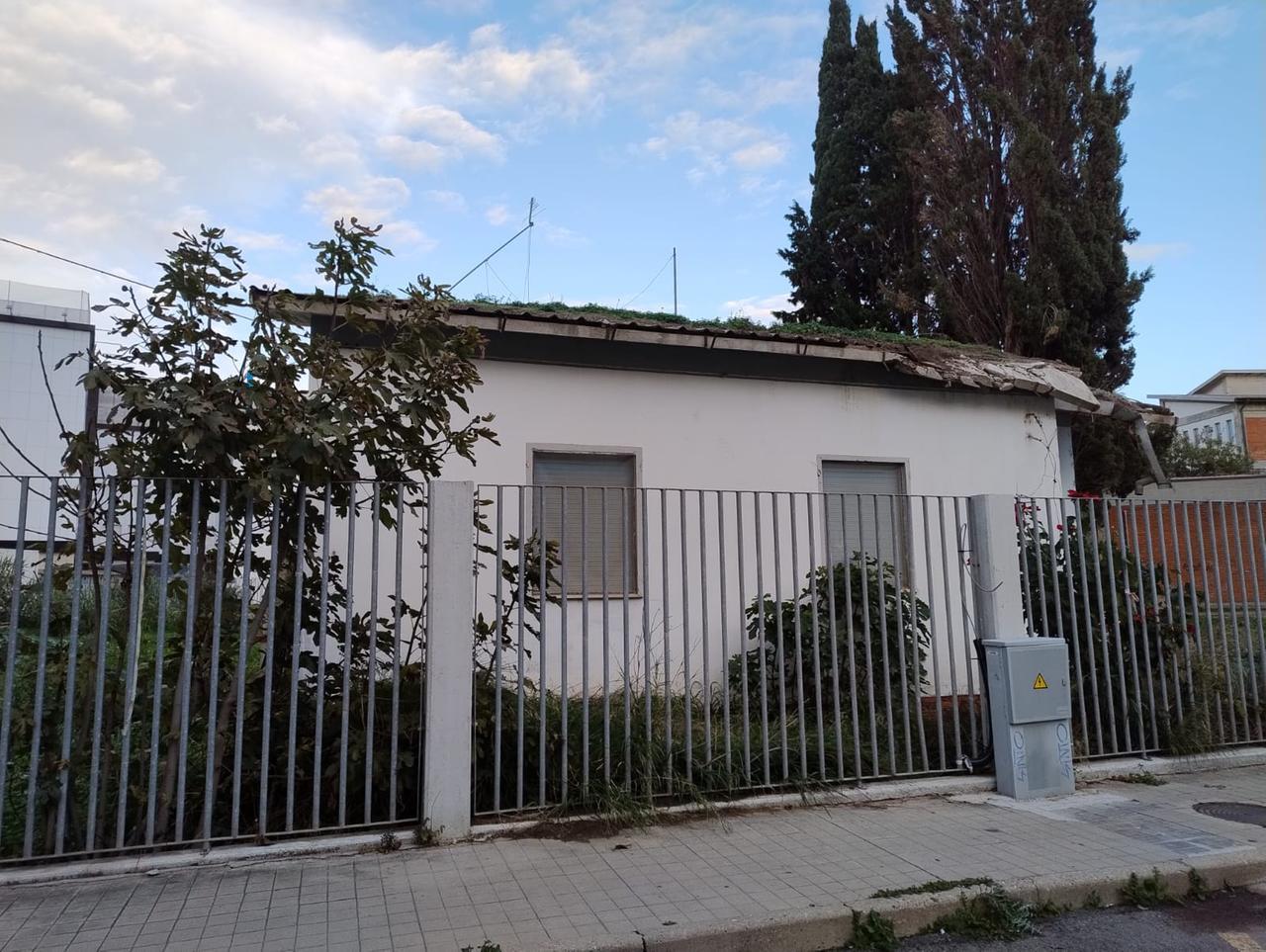 
	L'ex casa del custode della scuola Alagon

