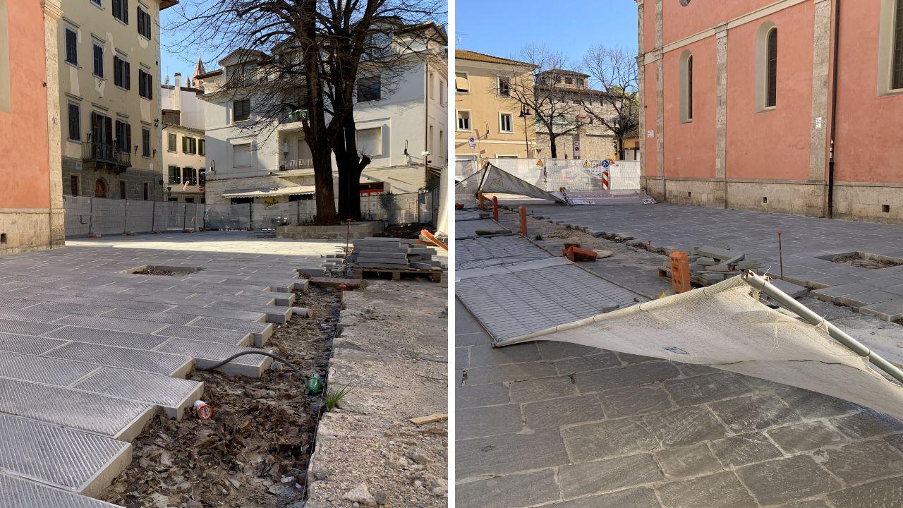 Nel fotoservizio dell’Agenzia Bf, i lavori ancora in corso in centro storico tra piazza Martiri d’Istia e piazza Pacciardi E le transenne abbattute dalla raffiche di vento