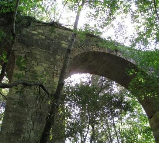 Livorno, Collesalvetti e il tesoro dell' acquedotto leopoldino: in arrivo 400mila euro per il sentiero di trekking<br type="_moz" />
