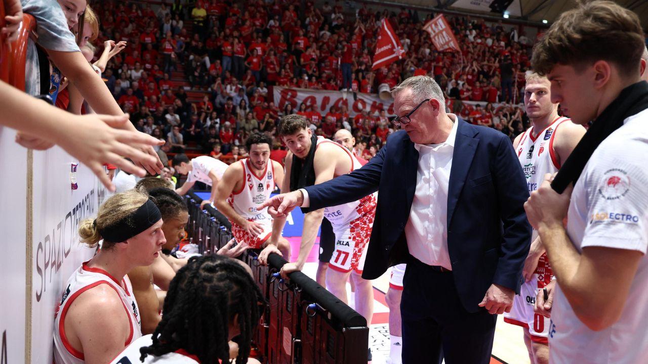 Il presidente sul parquet in veste di “coach” nel match casalingo con la Reyer