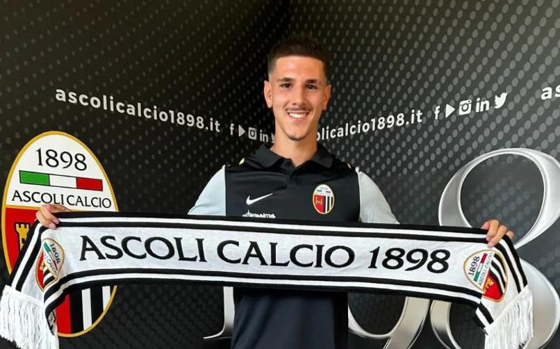 
	Simone Campagna, centrocampista classe 2002

