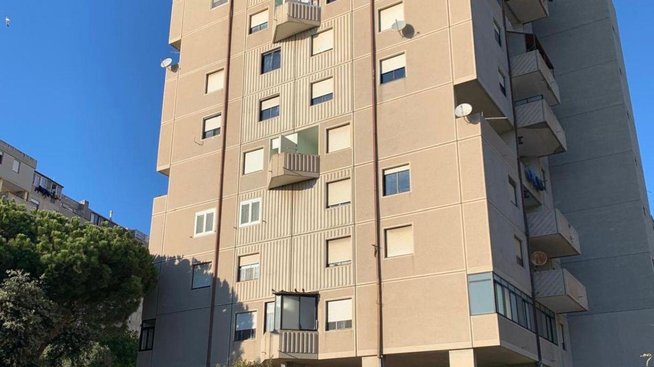 Tragedia a Cagliari a Sant'Elia: Muore Cadendo dalla Grondaia Dopo una ...