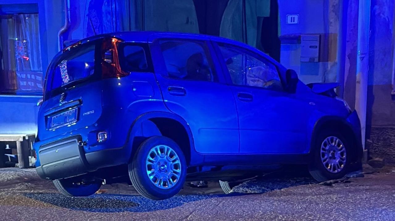 Schianto in centro con l’auto: le condizioni di don Angelo Cardia