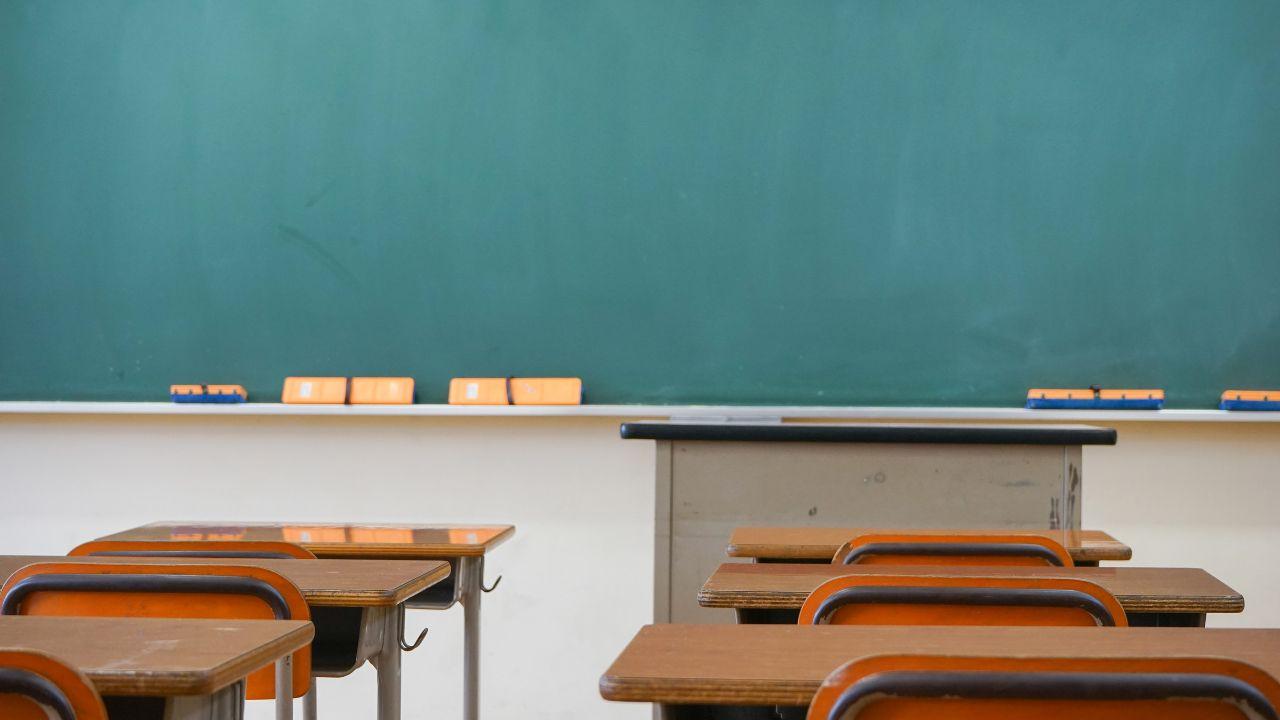 Accorpamenti scolastici in Toscana, la Giunta li sospende e ricorre contro il Governo: i motivi e le prossime tappe