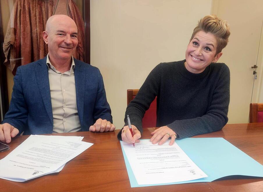 
	Il sindaco di Livorno Luca Salvetti e la neo assessora alla cultura, Angela Rafanelli

