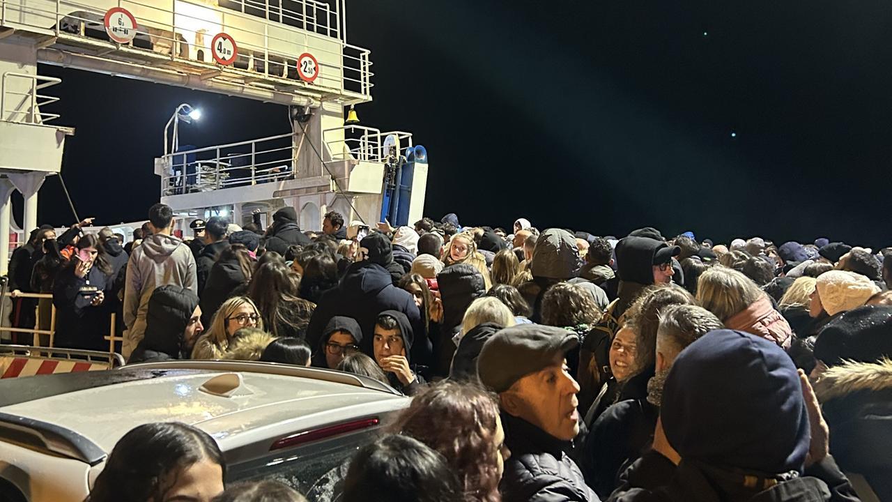 La Maddalena, polemiche post concerto di Anna per traghetti e organizzazione