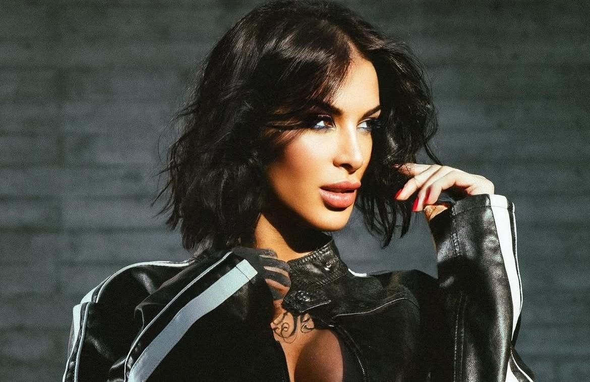 
	Deborah Masini, di Pavullo, in arte Gipsydeb

