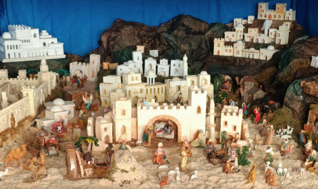 Mauro Gabrielli l’artigiano del Presepe: ecco la sua opera fatta a mano allestita a Collesalvetti