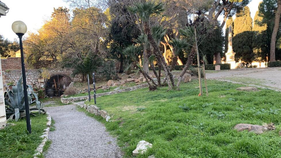 Grosseto, quindicenne accoltellato da un coetaneo: la rissa per una ragazzina