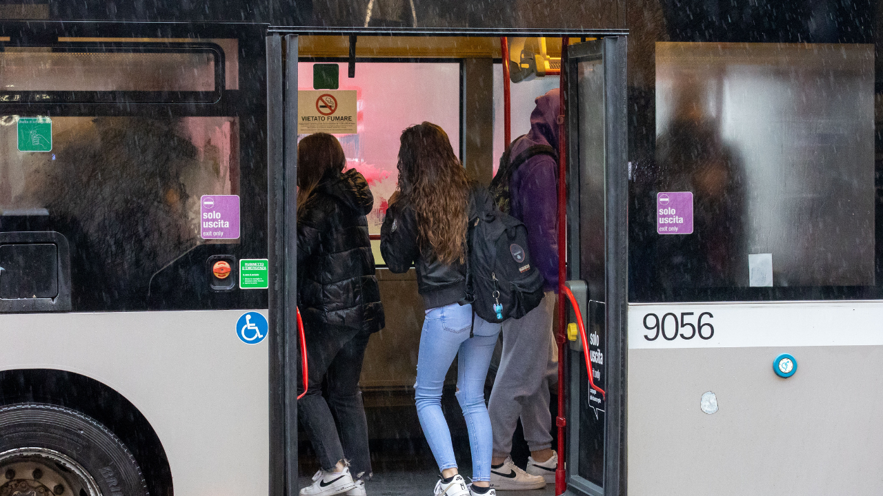 Un mezzo per il trasporto pubblico locale (foto d'archivio)