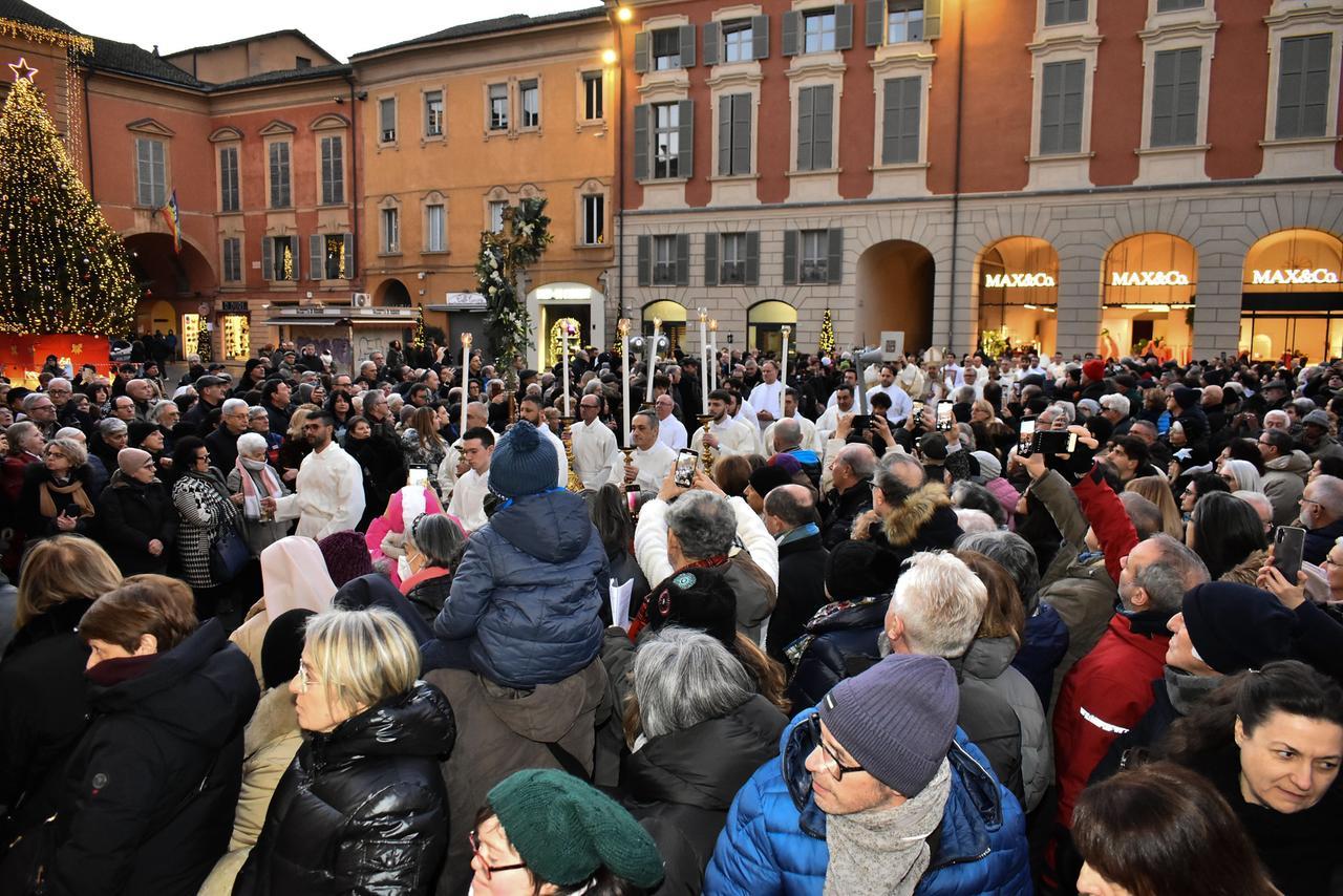 Reggio Emilia, 2500 persone in piazza per l’inizio del Giubileo