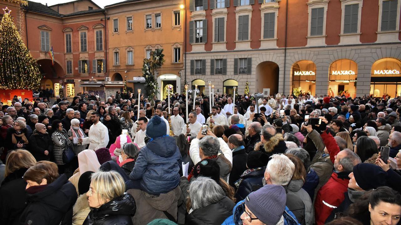 Reggio Emilia, 2500 persone in piazza per l’inizio del Giubileo