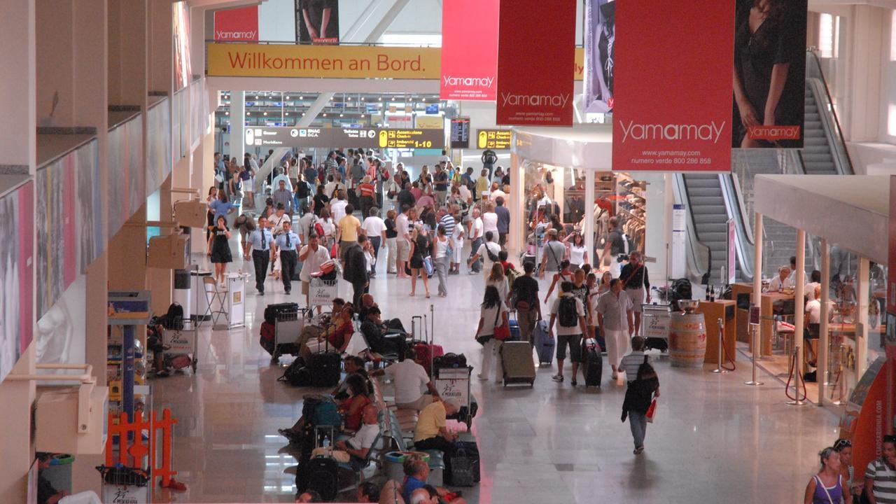 Capodanno 2025, boom di viaggiatori negli aeroporti sardi: la mappa con tutti i flussi