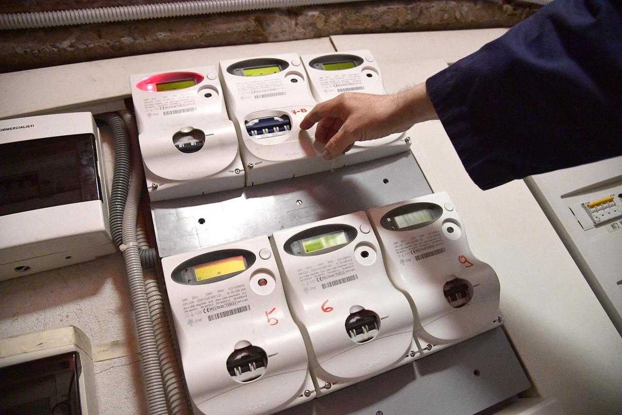 Ancora blackout elettrici a ripetizione, E-Distribuzione finisce sotto accusa