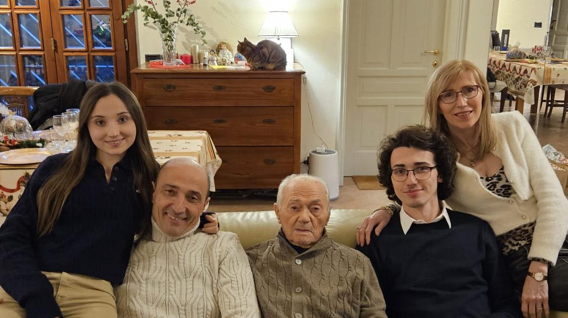 Reggio Emilia, nonno Aldo festeggia 106 anni mangiando al sushi