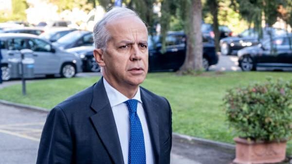 Il ministro dell’Interno Piantedosi: «Per Capodanno zone rosse in tutte le città»