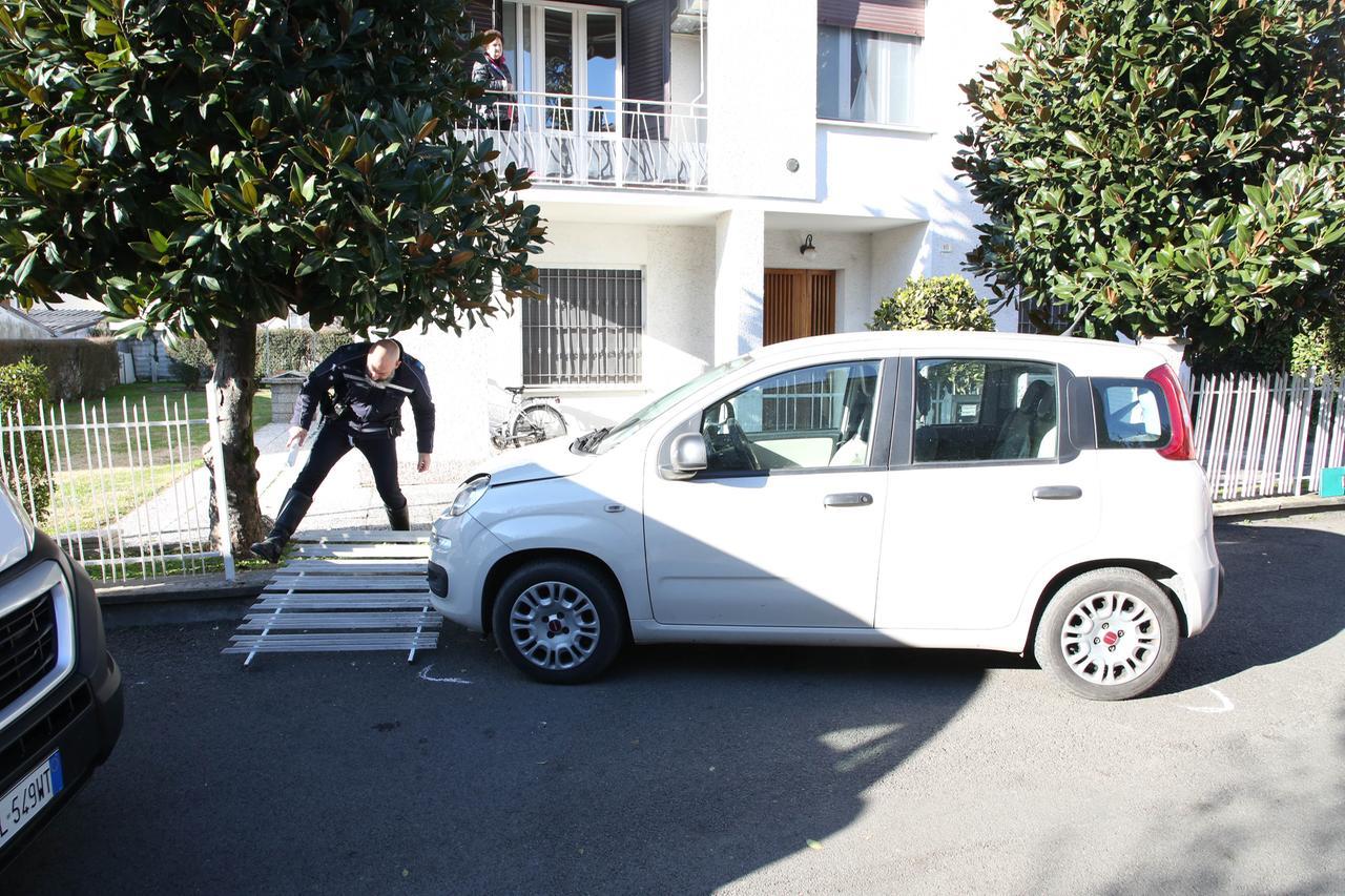 Bagnolo, va sbattere con l’auto contro la cancellata: muore un ottantanovenne