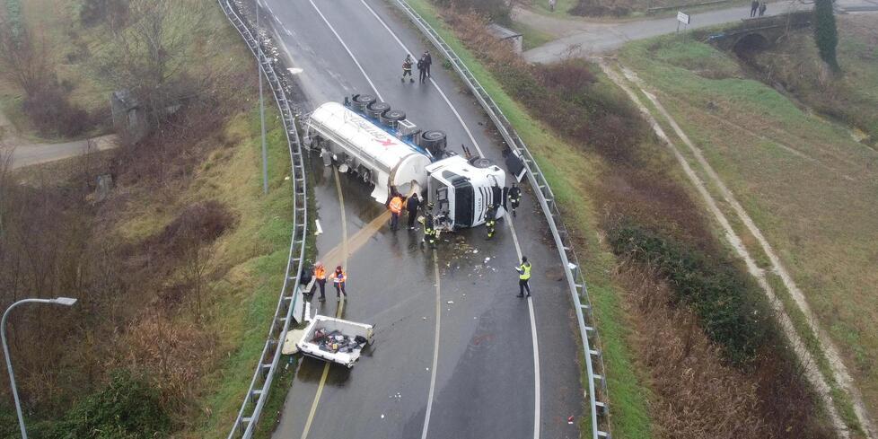 
	L'autocisterna ribaltata il 30 dicembre sulla variante 429

