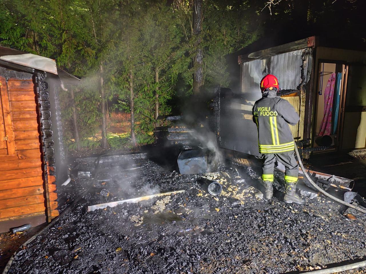 Incendio al Canoa Club Ferrara nell’Oasi di Vigarano Pieve