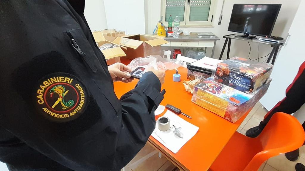 Sgominato laboratorio di botti illegali: arrestato un 40enne