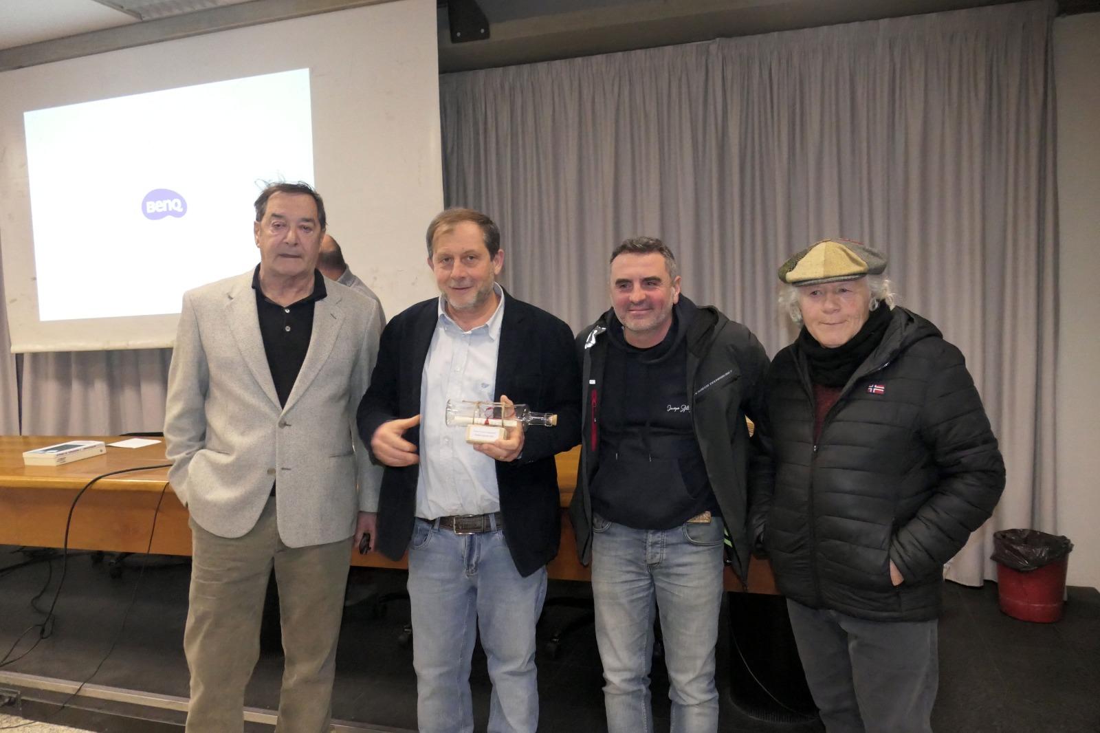 Da sinistra: Angelo Dionigi Fornaciari, Claudio Vecoli (vincitore del premio speciale Bergamini) e i carristi Jacopo Allegrucci e Gionata Francesconi