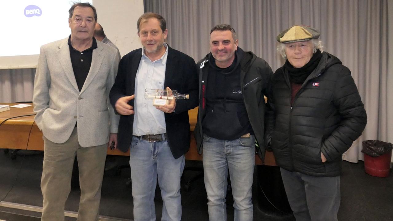 Da sinistra: Angelo Dionigi Fornaciari, Claudio Vecoli (vincitore del premio speciale Bergamini) e i carristi Jacopo Allegrucci e Gionata Francesconi