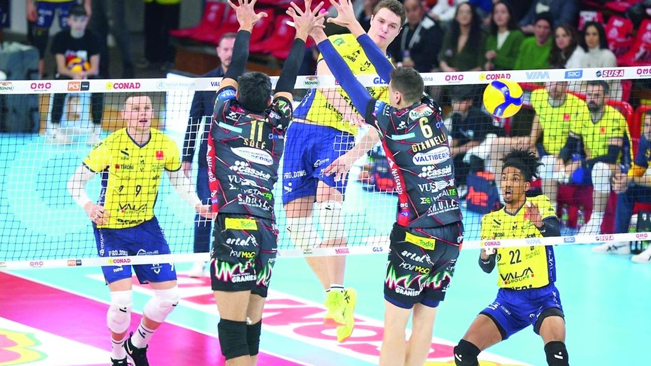 Valsa fuori dalla Coppa Italia: la Sir di Lorenzetti vince 3-0