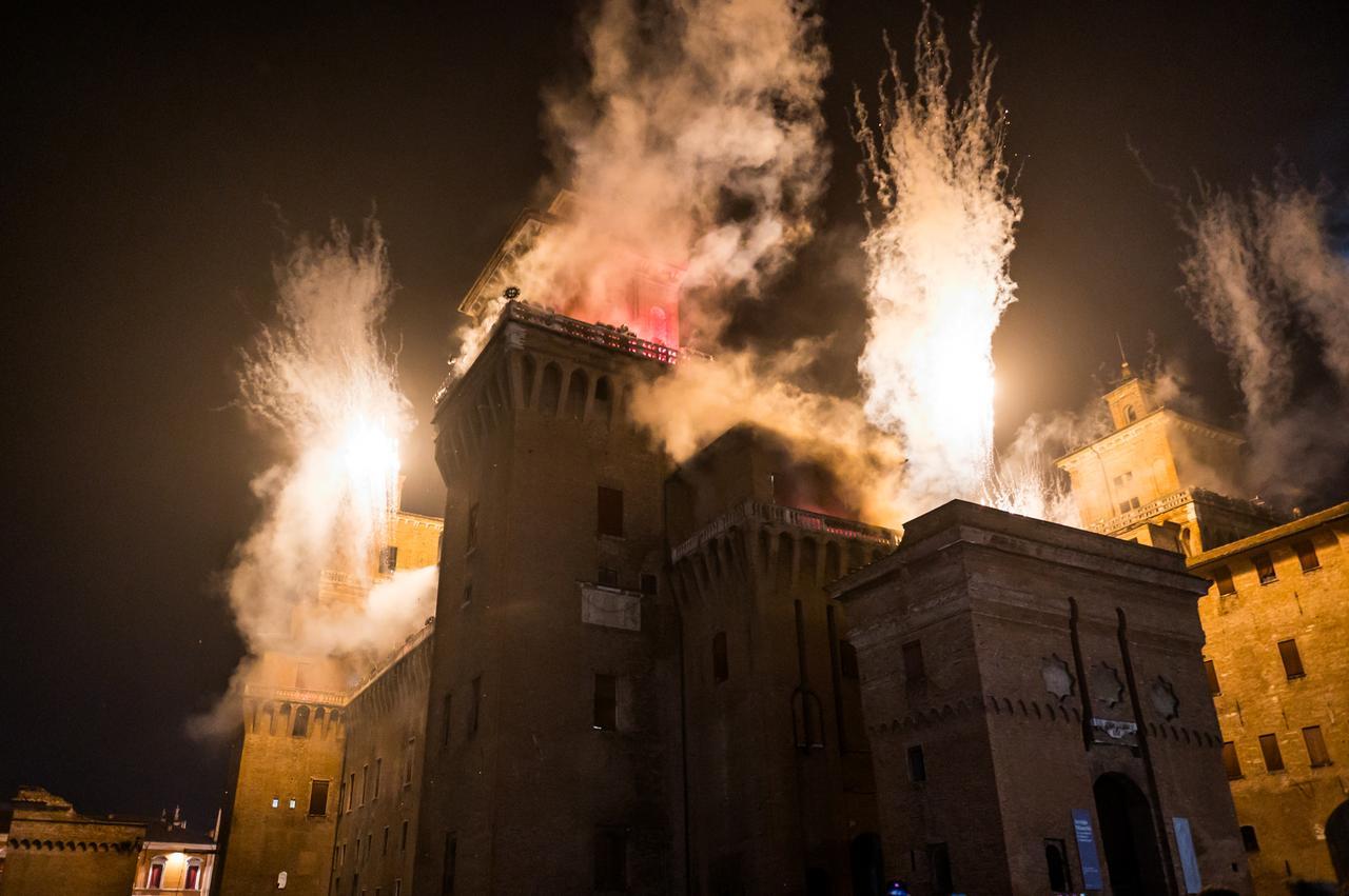 Ultimo dell’anno a Ferrara,   in 30mila per l’Incendio del Castello