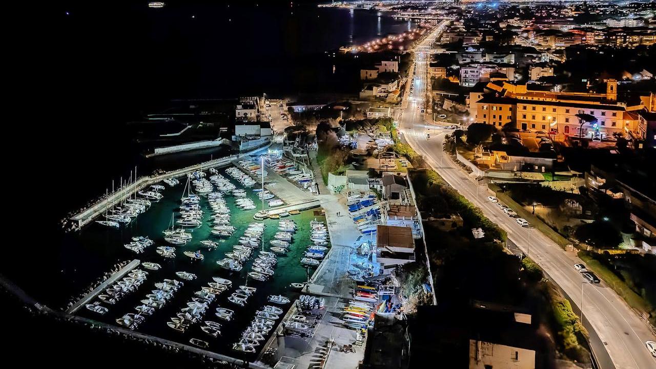 Livorno, moletto di Antignano-show. Buon anno nuovo