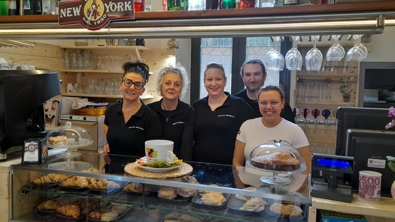 Eleonora Lilli insieme al suo staff