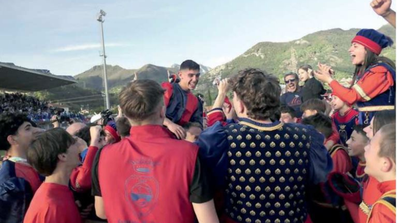 La festa del Ponte dopo la vittoria al Palio 2024