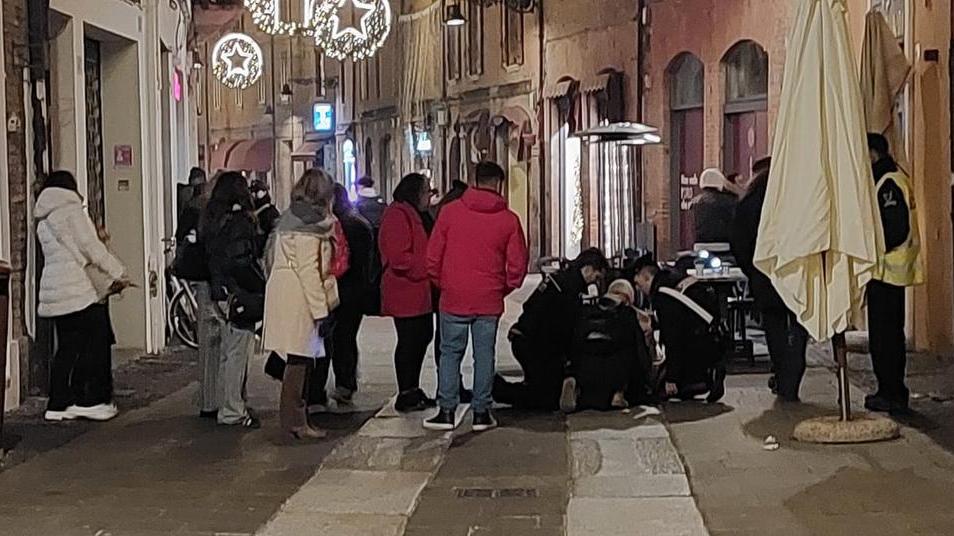 Botte di Capodanno a Ferrara, ferito un ragazzo