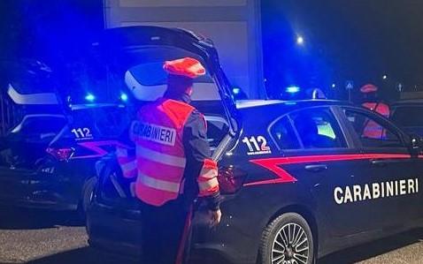 
	I carabinieri sono intervenuti per fermare l'uomo

