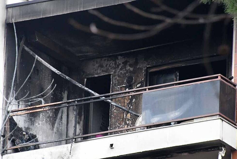 Carrara, paura all'alba nel condominio: famiglie in fuga. Il mistero sull'innesco