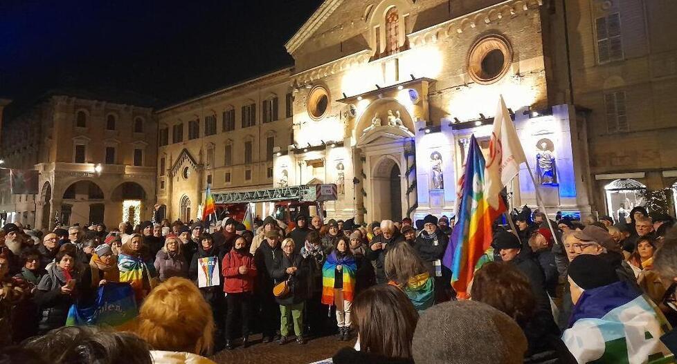 Reggio Emilia contro tutte le guerre: «La Regione istituisca la delega alla pace»