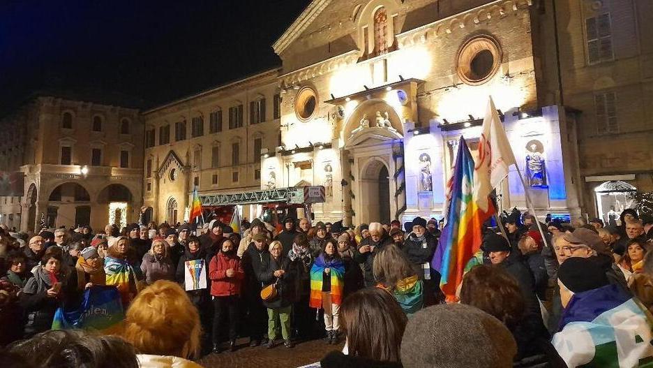 Reggio Emilia contro tutte le guerre: «La Regione istituisca la delega alla pace»