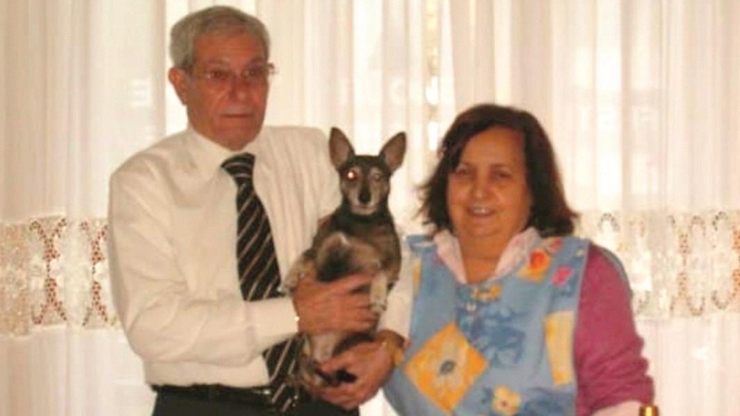 Anziani coniugi morti in casa: «Avvelenati dal figlio per soldi»