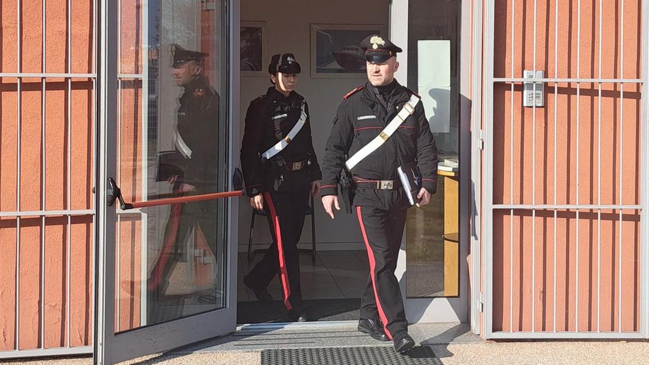 Rubiera, gli rubano il portafoglio e lo minacciano con una lama