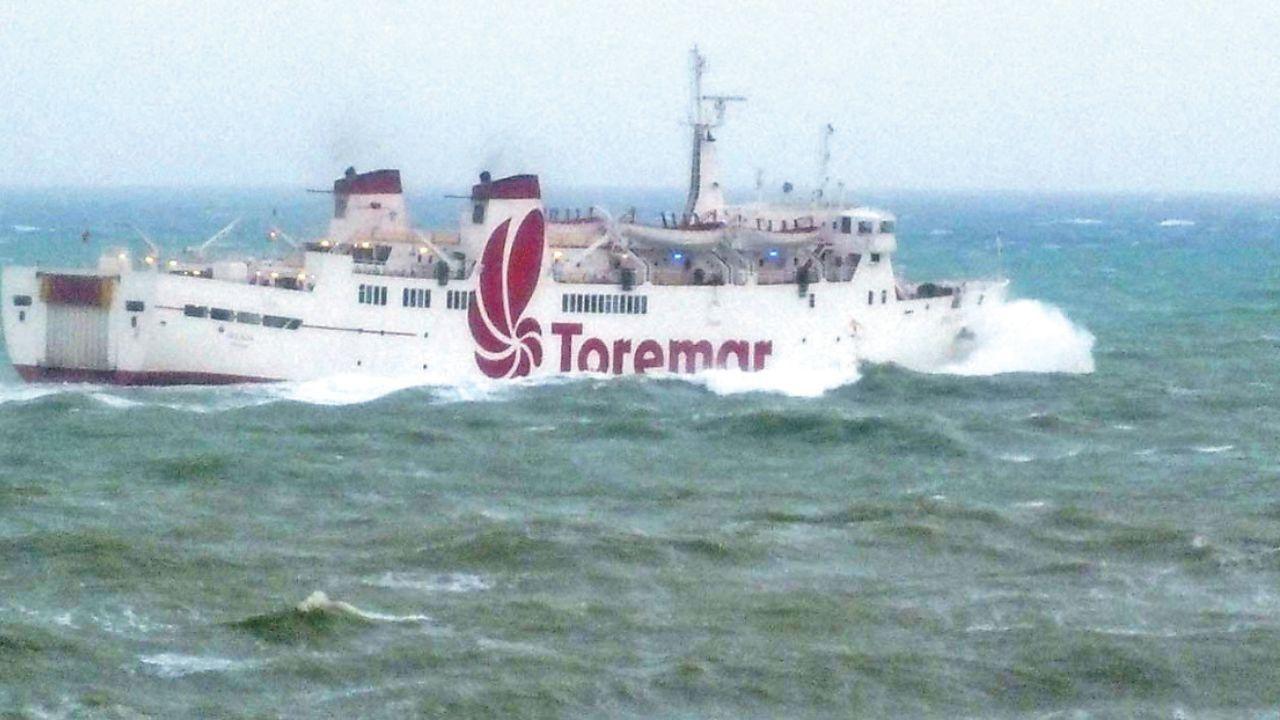 Un traghetto della Toremar