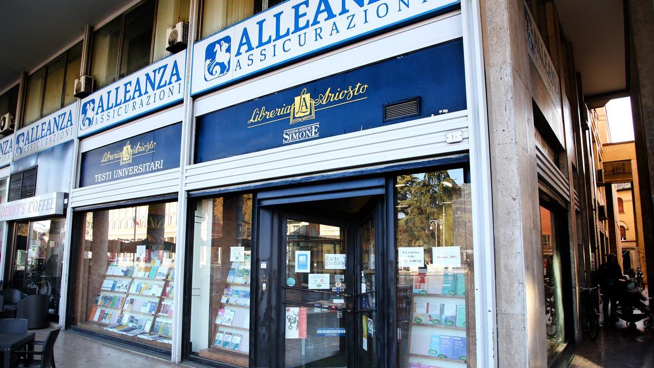 Libreria Ariosto chiusa, l’ex titolare: «Se avessi vent’anni di meno la ricomprerei»