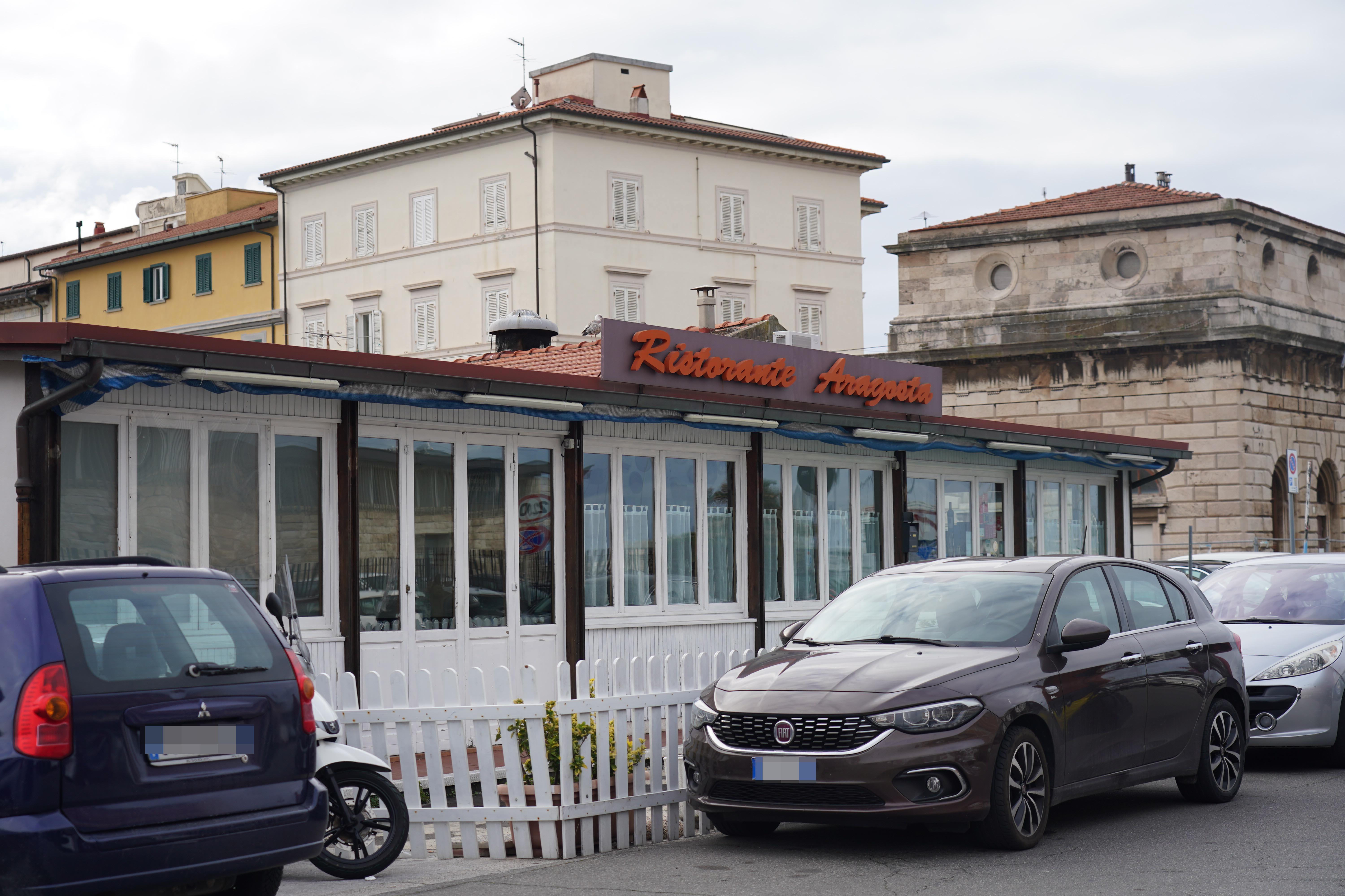 Il ristorante "Aragosta" sul porto Mediceo (foto Franco Silvi)