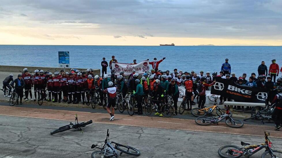 A Livorno si va in bici per l’Epifania e si raccolgono rifiuti