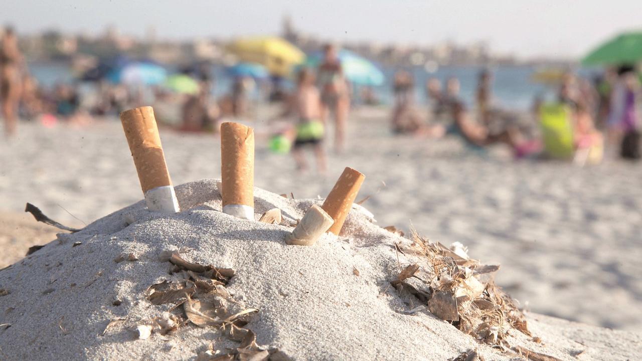 Milano vieta il fumo all’aperto, Olbia segue l’esempio: «Più aree no smoking»