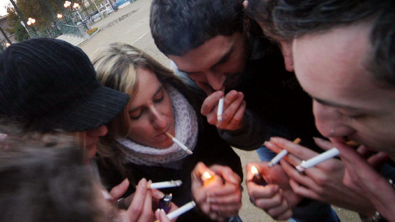 Nicotina, amore senza fine: il 30% dei sardi fuma sigarette