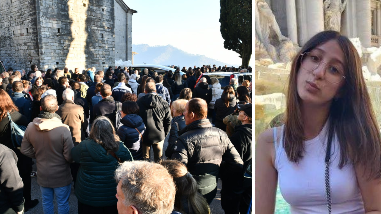 La folla al funerale della 16enne e Sara Lena